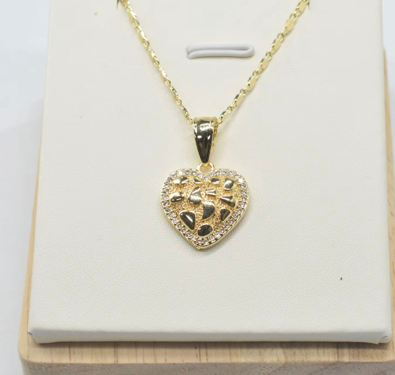 3 dimensional stone heart necklace